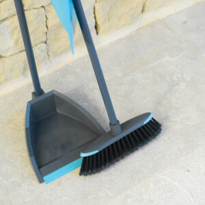 Practical and safe professional plastic dustpan | Sp-Berner